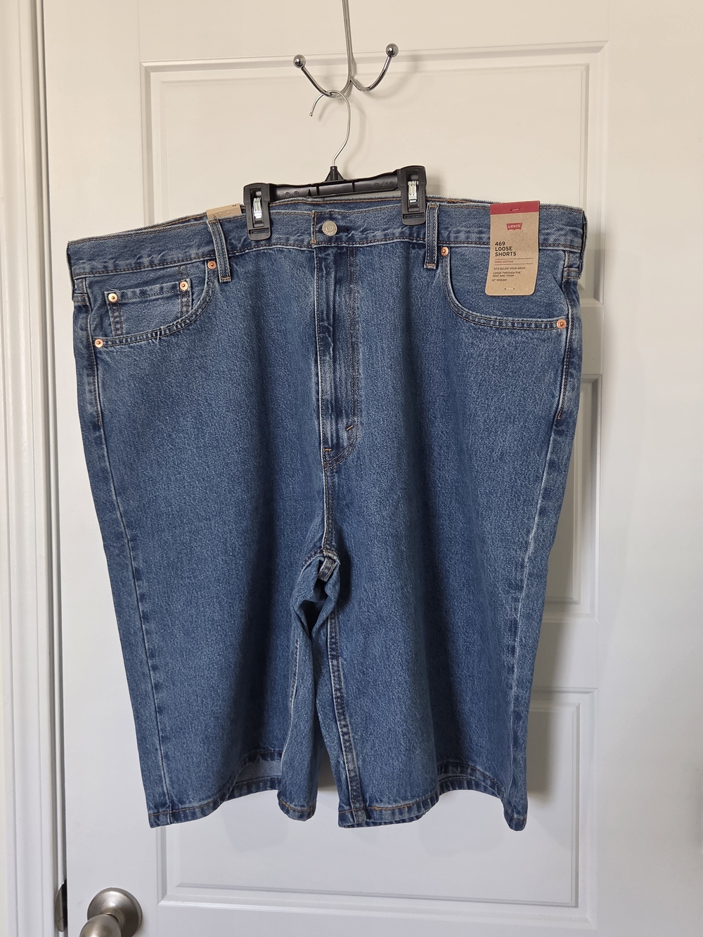NEW Levis 469 Men's Loose Fit Denim Shorts Size 44 Blue Jean Jorts